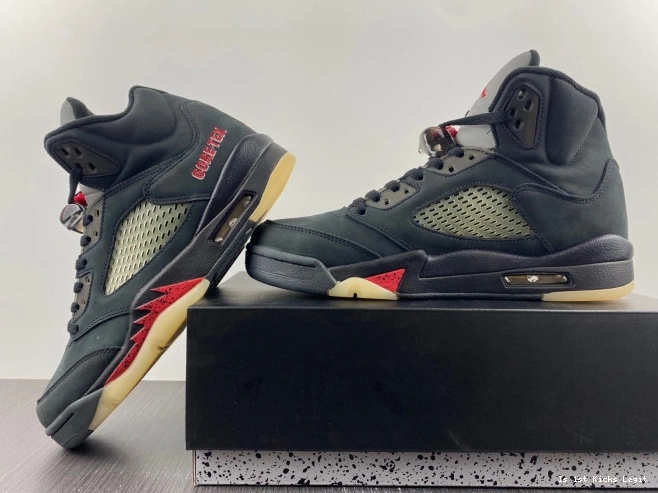 DR0092-001 5 Off Air Jordan Gore-Tex Noir 0626